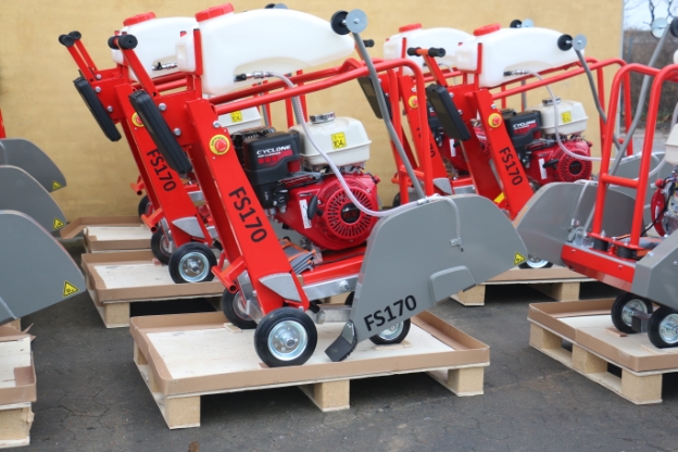 Gölz Fugeskæremaskiner med god skæredybde - 25 stk sendes til Loxam