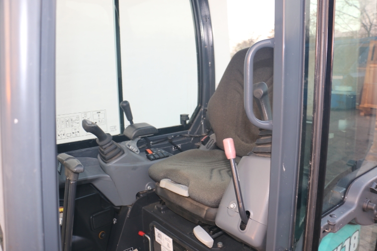 Kobelco SK18, Brugt minigraver