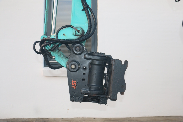 Kobelco SK18, Brugt minigraver