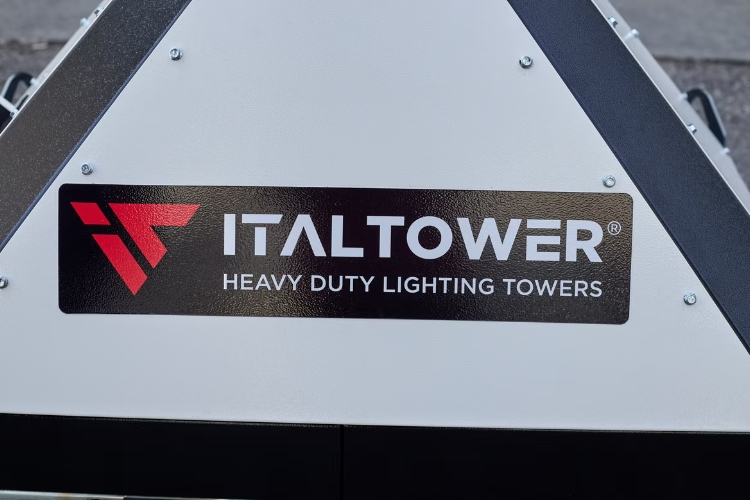 Street Plug-in Lysmast - 4 x 240W LED