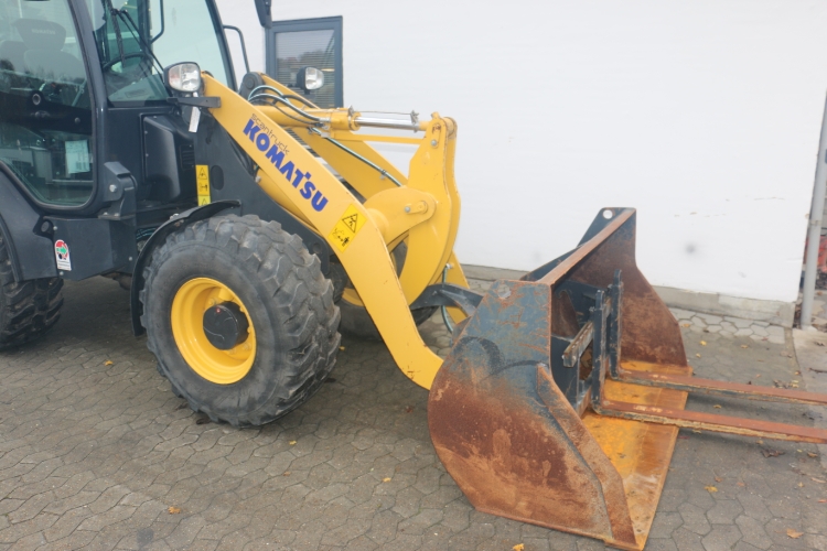 Komatsu WA7OM-8EO, Brugt gummihjulslæsser