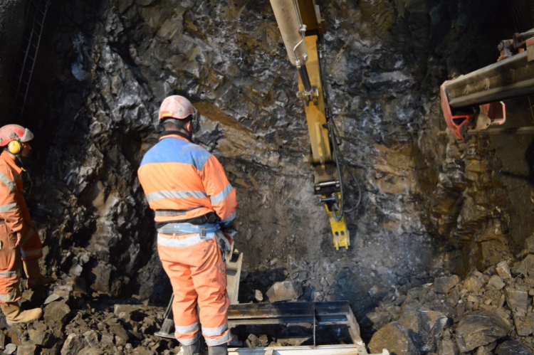 Epiroc MB750E, Hydraulikhammer